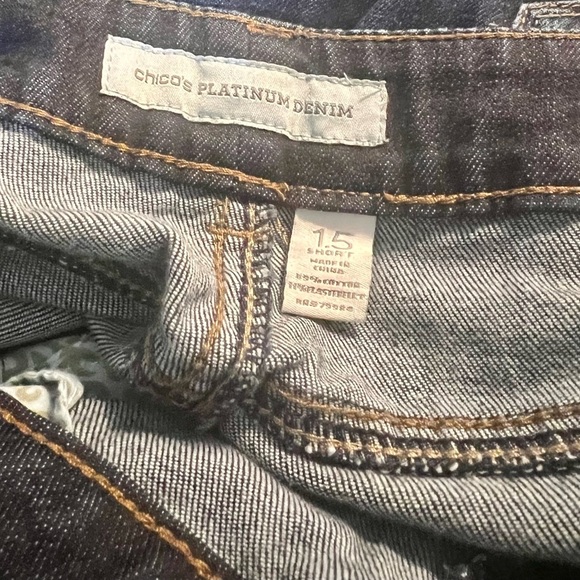 Chicos Platinum Denim Jeans 5 Pockets-Embroidered Back Pockets Size 15 Short - Picture 4 of 4